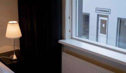 Doppel- oder Zweibettzimmer, eigenes Bad