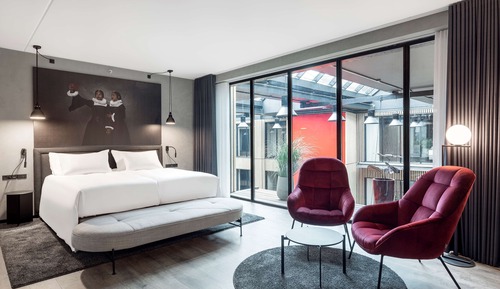 Standard-Doppel- oder -Zweibettzimmer