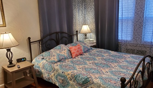 Comfort-Zimmer, 1 Queen-Bett, Nichtraucher (Azurite (Shared Bathrooms))