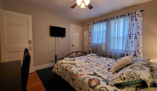 Comfort-Zimmer, 1 Queen-Bett, Nichtraucher (Paris (Shared Bathrooms))