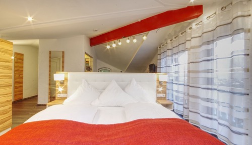 Suite, Whirlpool