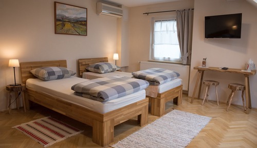 Familien-Doppel- oder -Zweibettzimmer