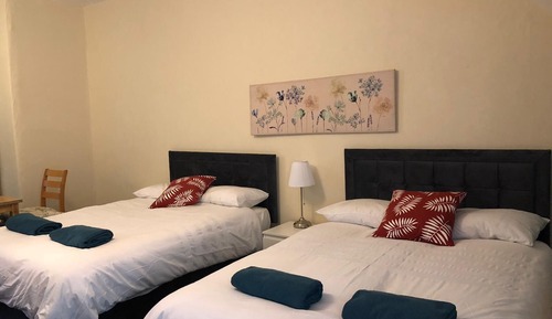 Standard-Vierbettzimmer, Mehrere Betten