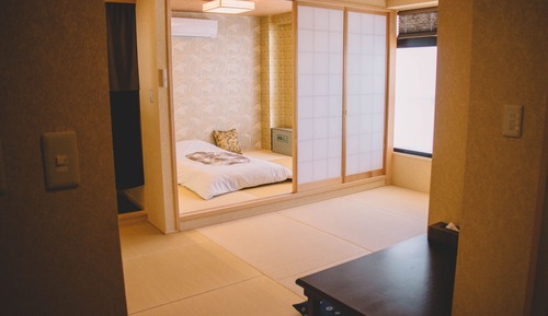 Traditional-Vierbettzimmer, Nichtraucher (4 People, with Private Bathroom, No.5)