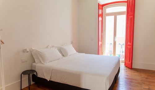 Premium-Apartment, 2 Schlafzimmer, Blick auf den Innenhof (1E)