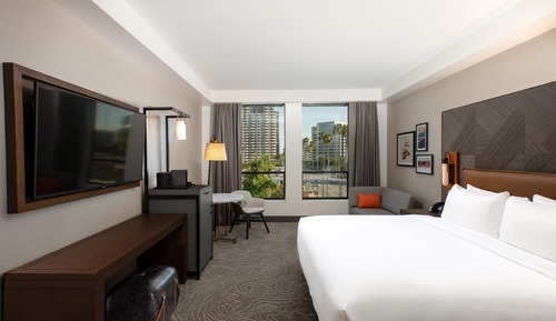 Deluxe-Zimmer, 1 King-Bett (Mobility/Hearing Accessible, Tub)