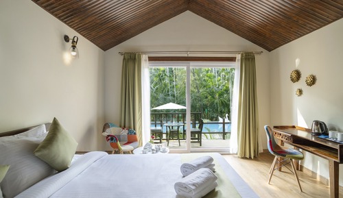Premium-Zimmer, 1 Schlafzimmer, Poolblick