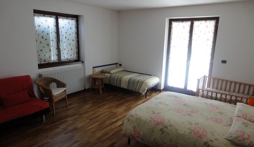 Familienzimmer, Gemeinschaftsbad (Silvia)