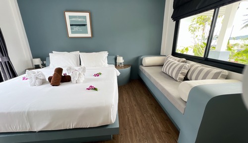 Deluxe-Doppelzimmer, 1 King-Bett, Terrasse, Poolblick