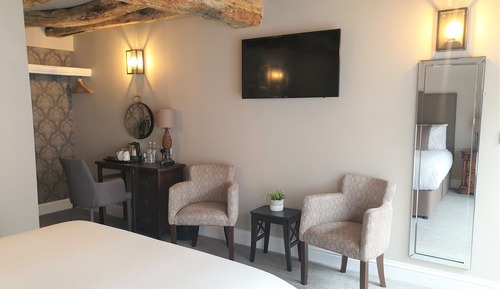 Deluxe-Zimmer, 1 King-Bett, Nichtraucher (Larger Room)