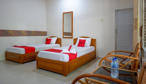 Premium-Zweibettzimmer (RedDoorz)