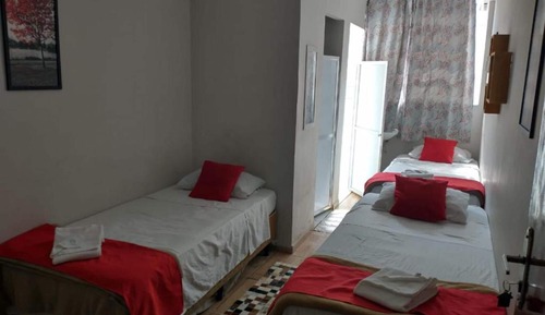 Standard-Dreibettzimmer, Mehrere Betten