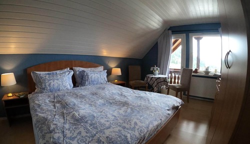 Comfort-Doppelzimmer, Balkon, zum Garten hin