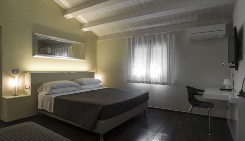 Superior-Doppel- oder -Zweibettzimmer, Hügelblick