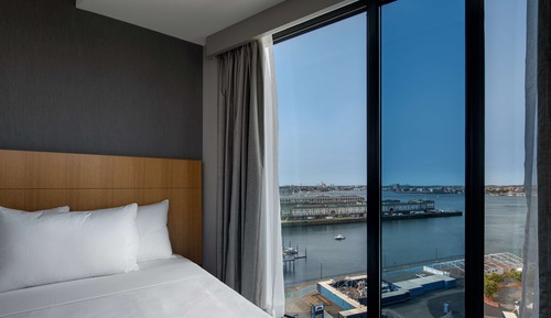 Zimmer, 2 Queen-Betten (with Bathtub)