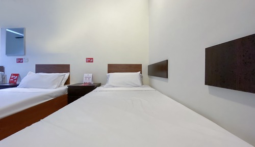 Gemeinsamer Standard-Schlafsaal, Nur Frauen