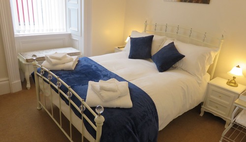 Classic-Doppelzimmer, mit Bad, Blick auf den Innenhof