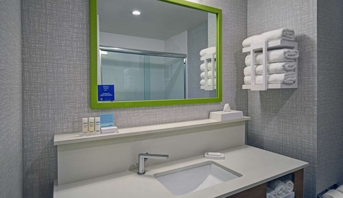 Zimmer, 2 Queen-Betten, barrierefrei (Hearing)