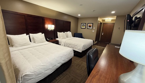 Comfort-Einzelzimmer, 2 Queen-Betten (with Lounge Chair)