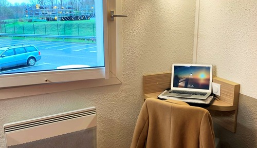 Standardzimmer, Mehrere Betten (Shared Bathroom)
