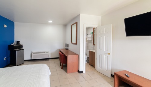 Standardzimmer, 1 King-Bett, Nichtraucher, Kühlschrank und Mikrowelle