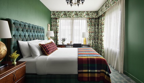 Suite, 1 King-Bett (Graduate)