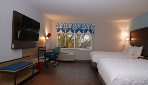 Zimmer, 2 Queen-Betten, barrierefrei (Mobility & Hearing, Roll-In Shower)
