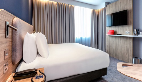 Standardzimmer, 1 Doppelbett und Schlafsofa (with Free Hot Breakfast)