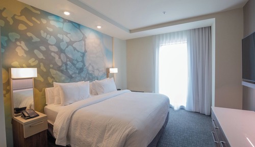 Zimmer, 1 King-Bett und Schlafsofa (Mobility/Hearing Accessible, Tub)