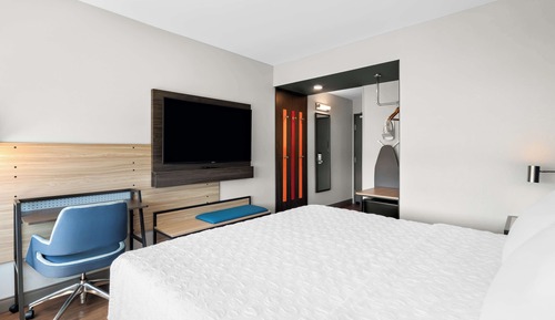 Zimmer, 1 King-Bett, barrierefrei (Hearing)