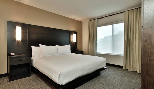Studio, 1 King-Bett (Mobility Accessible, Roll-In Shower)
