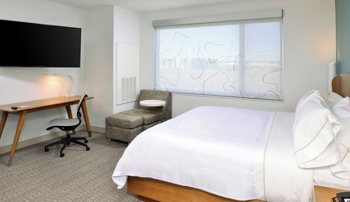 Standardzimmer, 1 King-Bett (Mobility/Hearing Access, Transf Shwr)