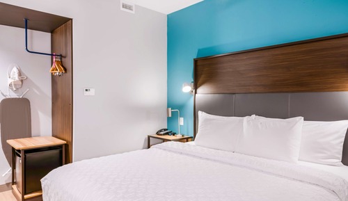 Zimmer, 1 King-Bett, barrierefrei (Hearing)