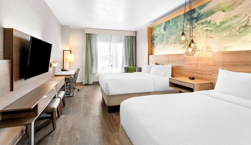 Standardzimmer, 2 Queen-Betten, Nichtraucher (1st Floor;Walk-in Shower;Pet Friendly)