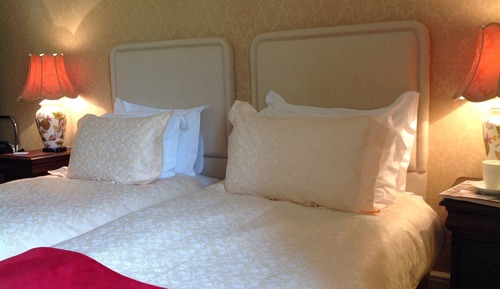 Zweibettzimmer (Tall Trees)