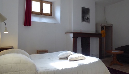 Doppelzimmer (Ch 01, 06 Single)