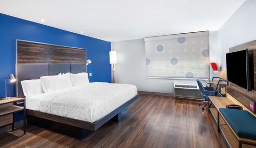 Zimmer, 1 King-Bett, barrierefrei (Roll-In Shower)