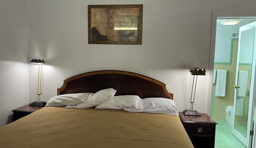 Standardzimmer, 1 Queen-Bett, Nichtraucher, Kühlschrank und Mikrowelle