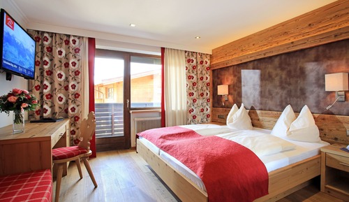 Doppelzimmer, Balkon, Bergblick
