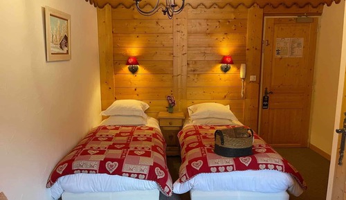 Standard-Zweibettzimmer