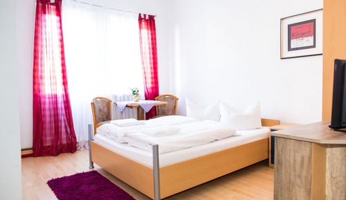 Doppelzimmer, 1 Doppelbett, eigenes Bad (with French Bed)