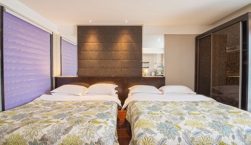 City-Vierbettzimmer, 1 Schlafzimmer, Küche, Stadtblick