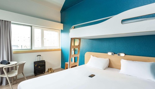 Dreibettzimmer, Mehrere Betten