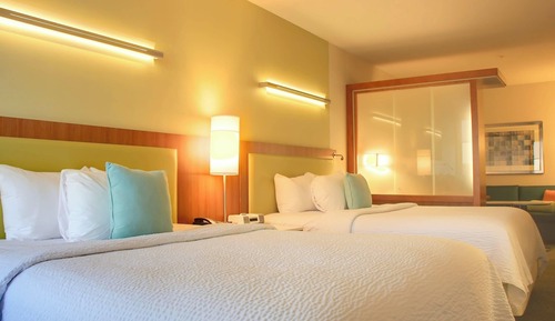 Suite, Mehrere Betten (Mobility/Hearing Accessible, Tub)
