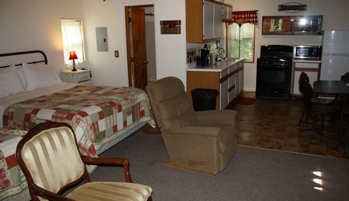 Superior-Ferienhütte, mit Bad, Flussblick (Sportsman's Cabin)