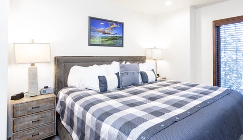 Ridgepoint Condo at Deer Valley - 3 Bedroom - #124