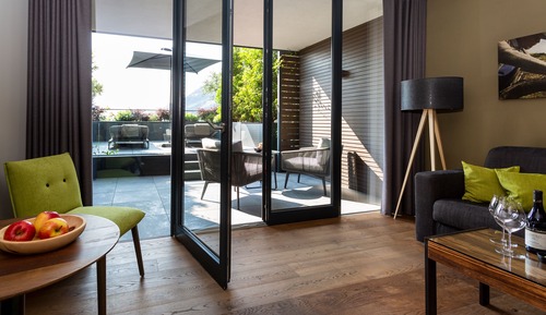 Comfort-Suite, 1 King-Bett, Terrasse, Gartenblick
