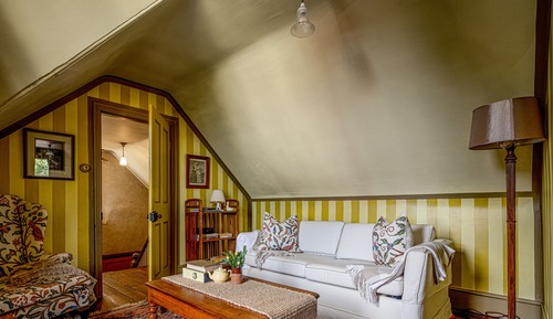 Deluxe-Ferienhaus, Kamin, zum Innenhof hin