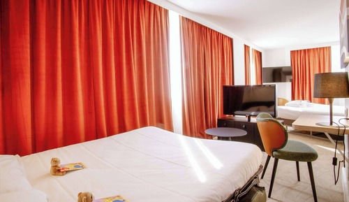 Executive-Zimmer, 1 Queen-Bett und Schlafsofa (with double bed and sofa for 2 person)