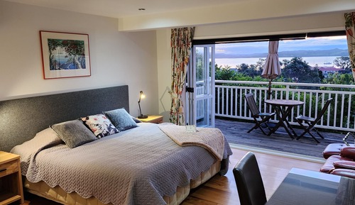 Deluxe-Doppel- oder -Zweibettzimmer